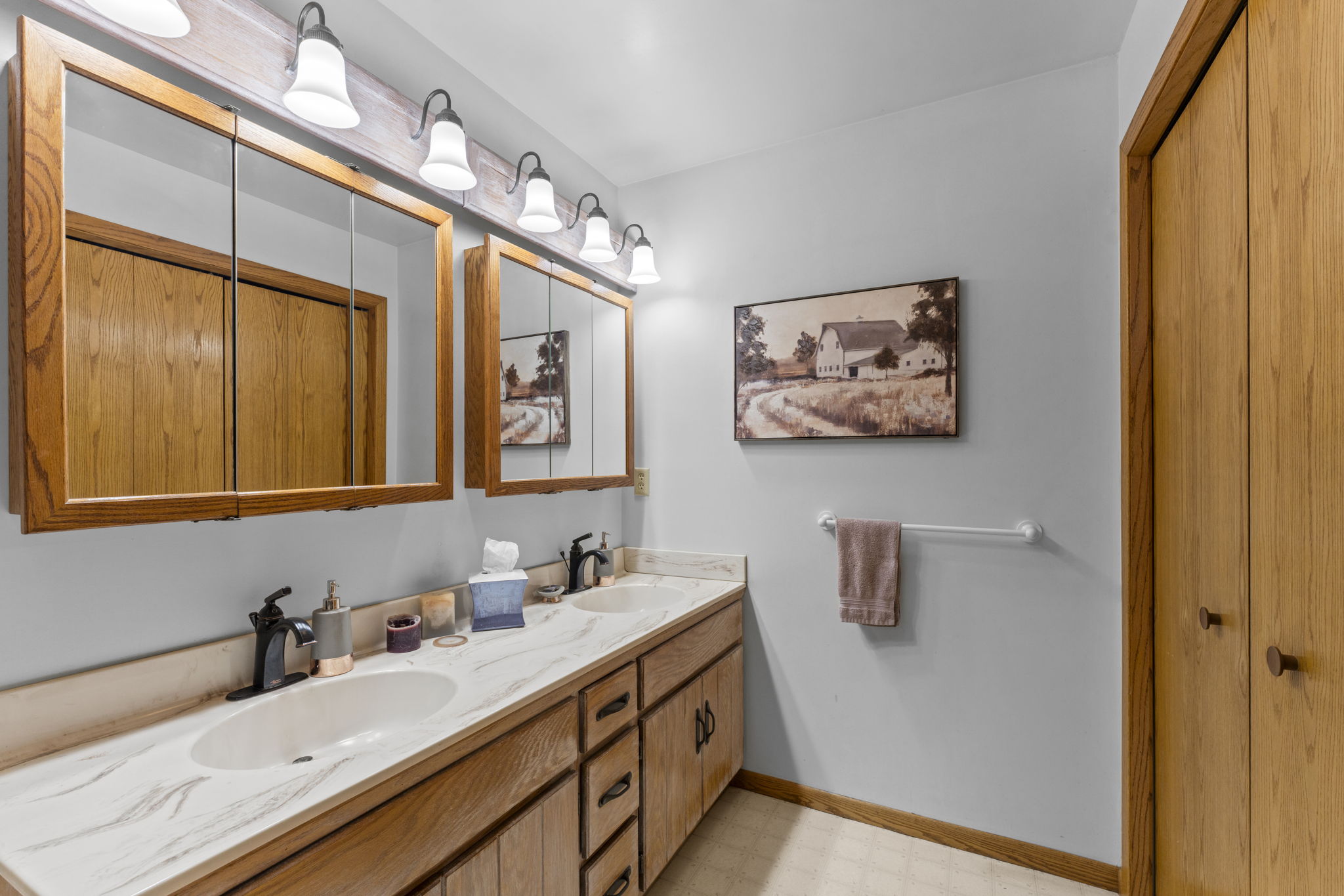  Photo 53