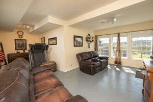 28-Family Room