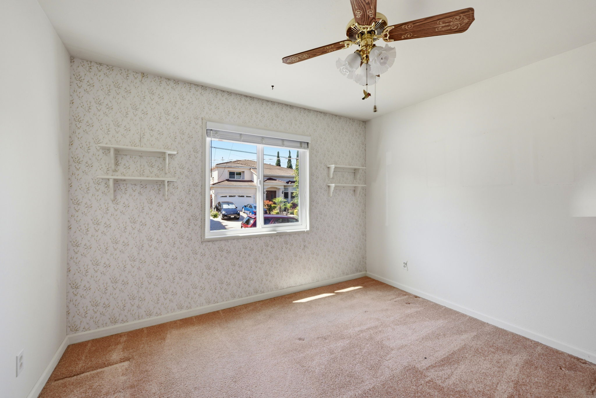 015_F8_349 Lemarc St