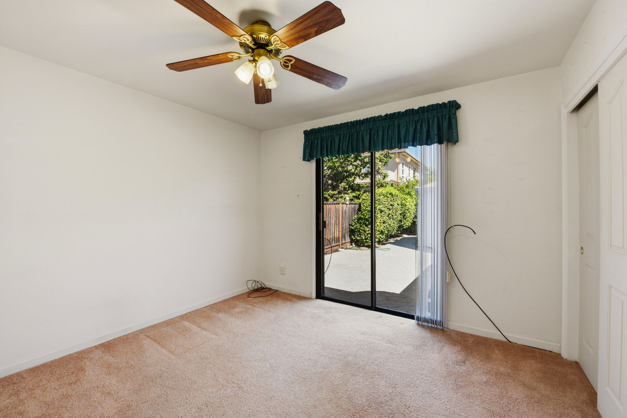 019_F8_349 Lemarc St