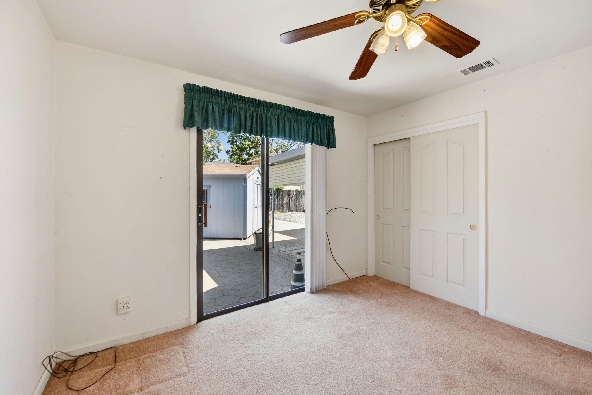 020_F8_349 Lemarc St