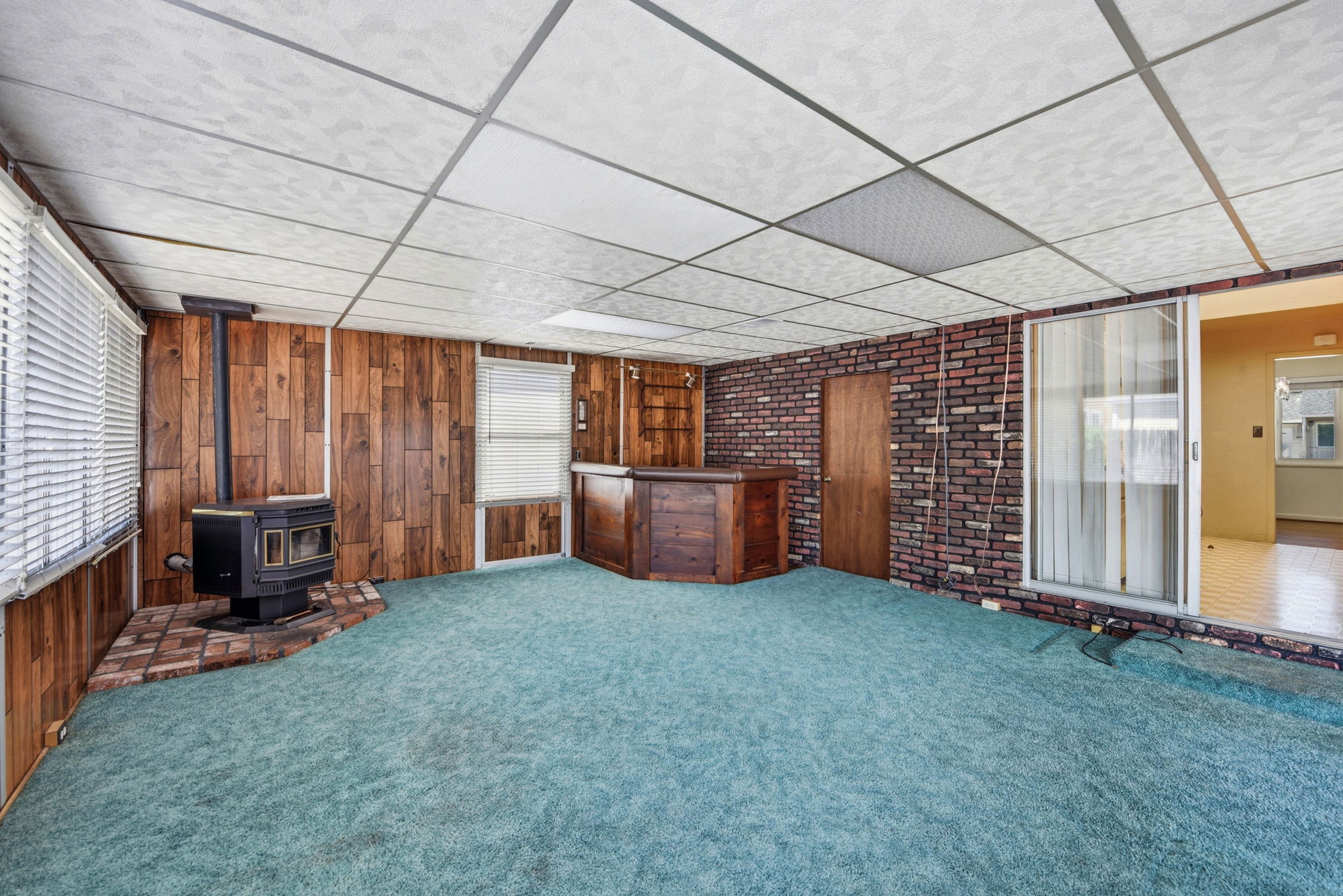 027_F8_349 Lemarc St
