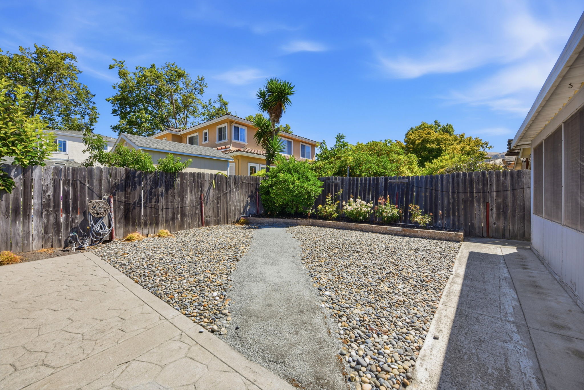 038_F8_349 Lemarc St
