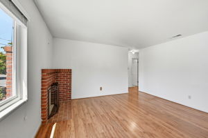 007_F8_349 Lemarc St