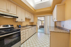 011_F8_349 Lemarc St