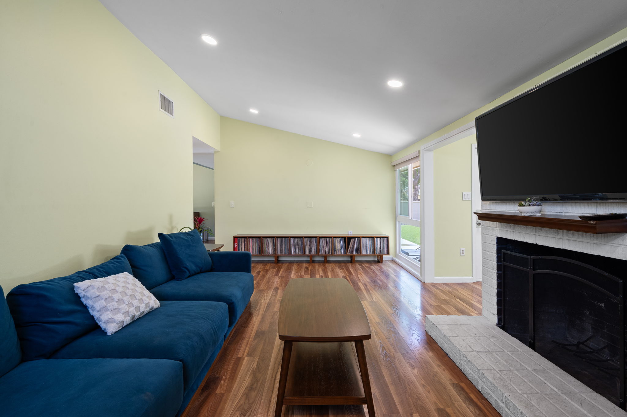 3490 E La Jara St -13