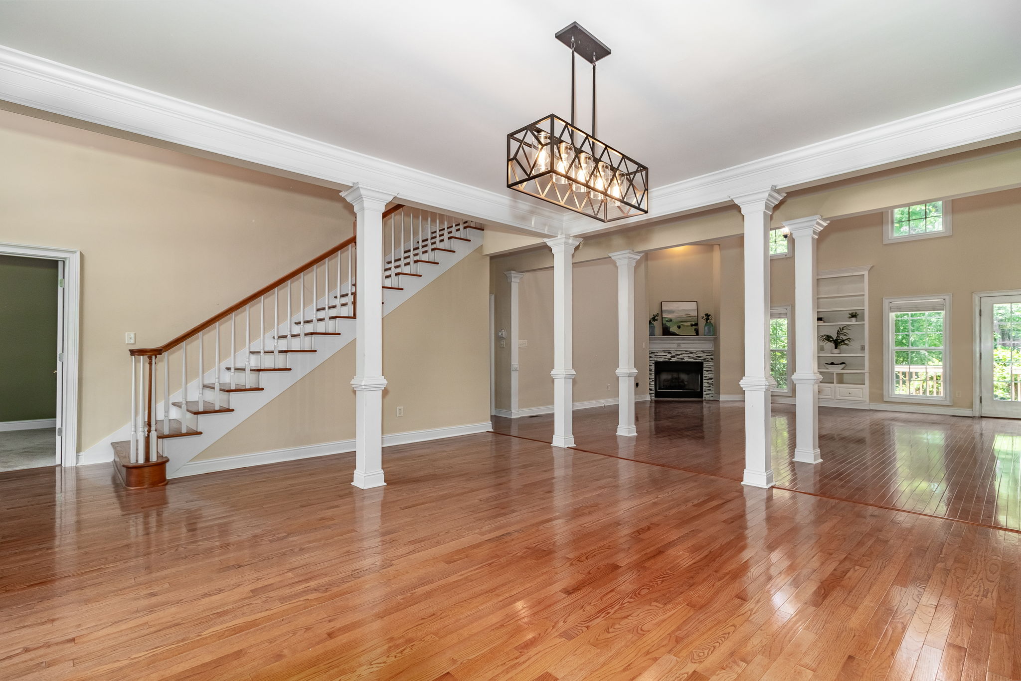 Dining Room/Living Room