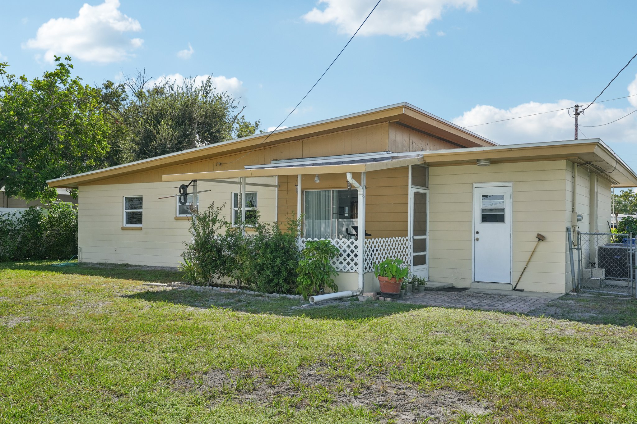 58th Ave N-S1109-025.jpg