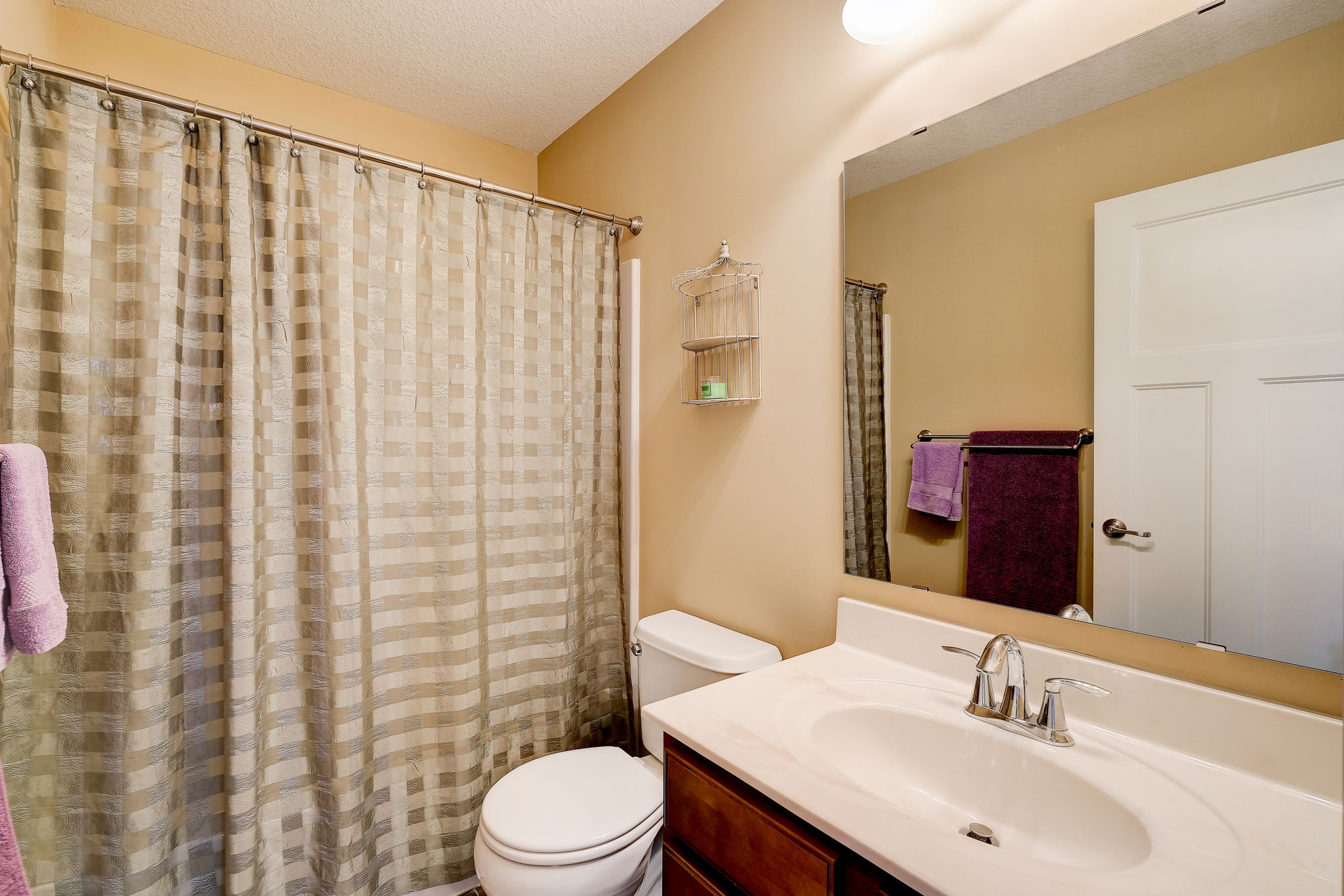 23 Upstairs bathroom