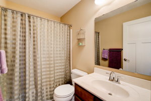 23 Upstairs bathroom