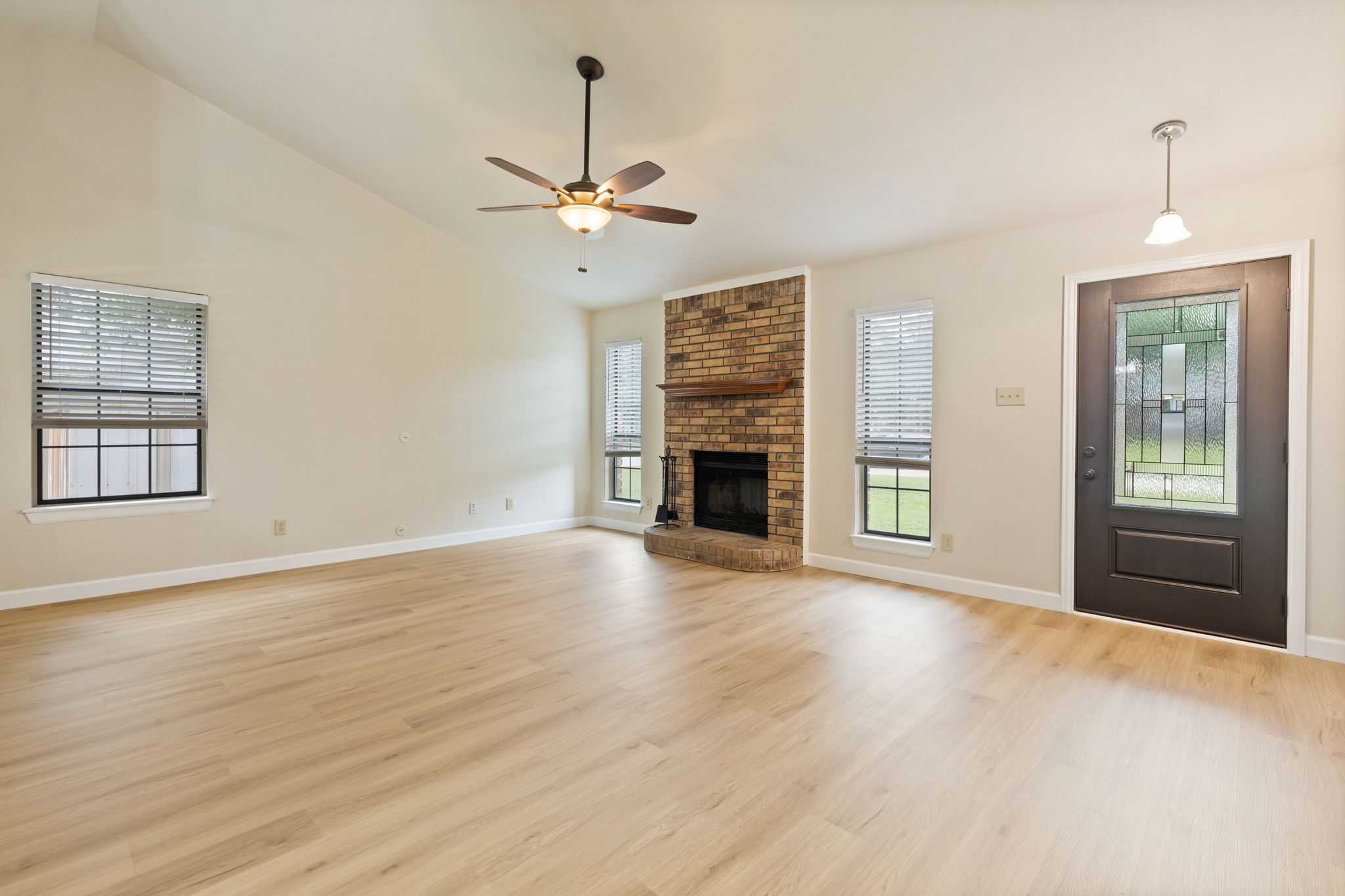 3498Longview_019