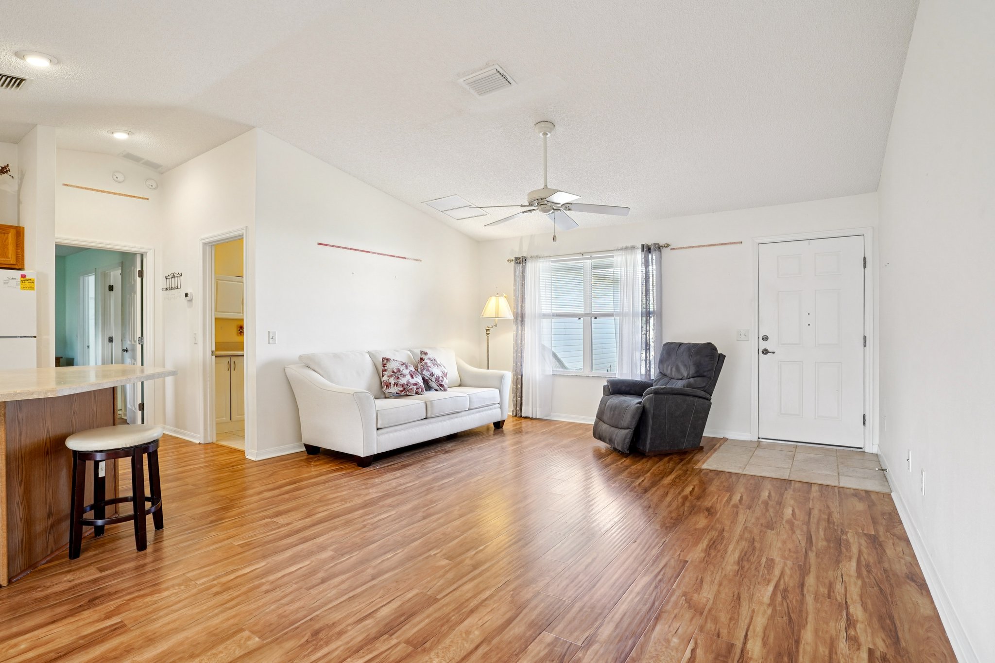 Auburndale Ave-S1812-008.jpg