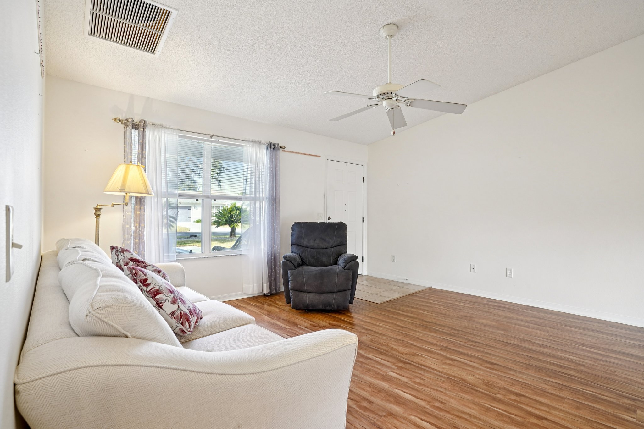 Auburndale Ave-S1812-009.jpg