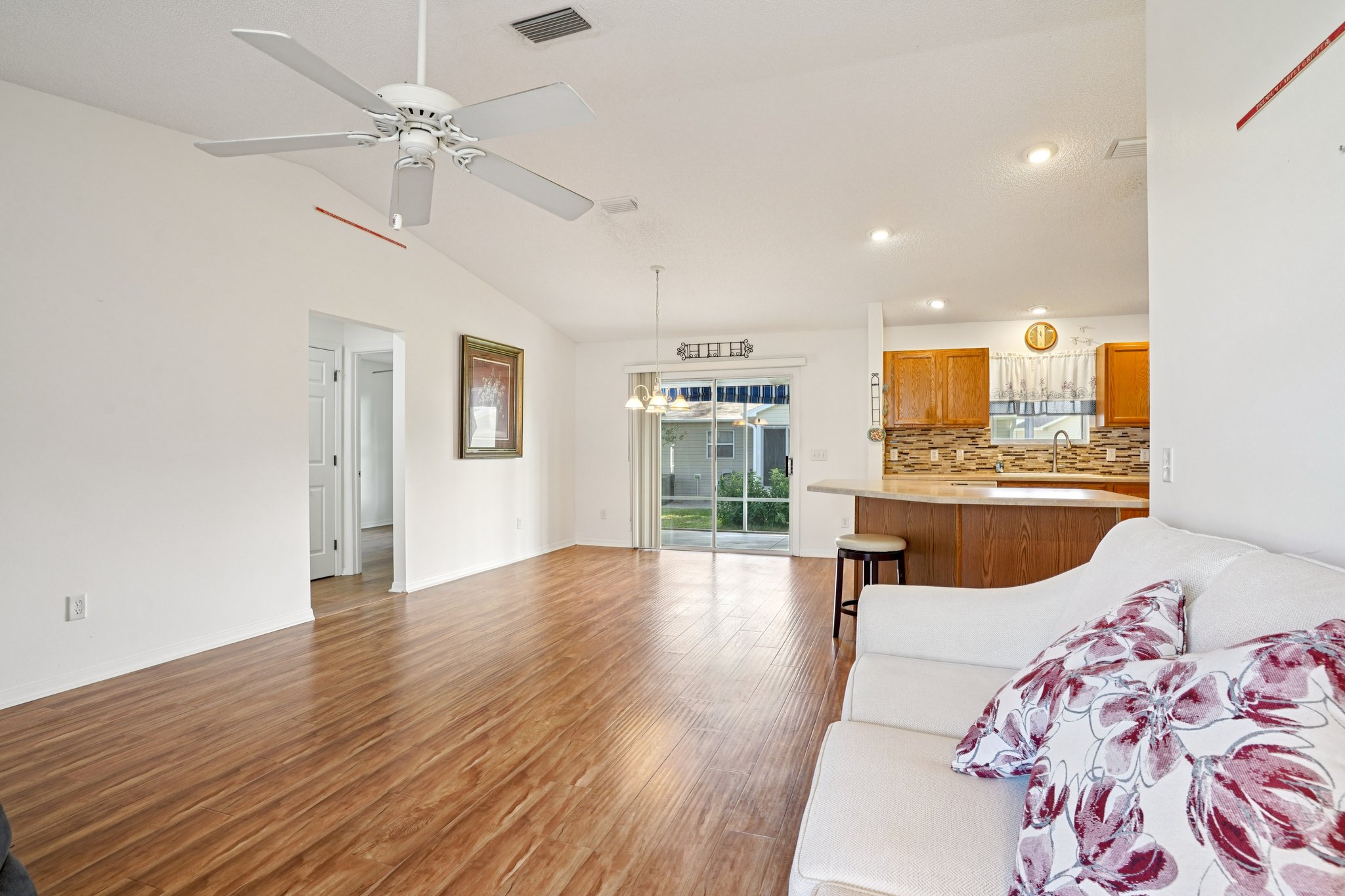 Auburndale Ave-S1812-010.jpg