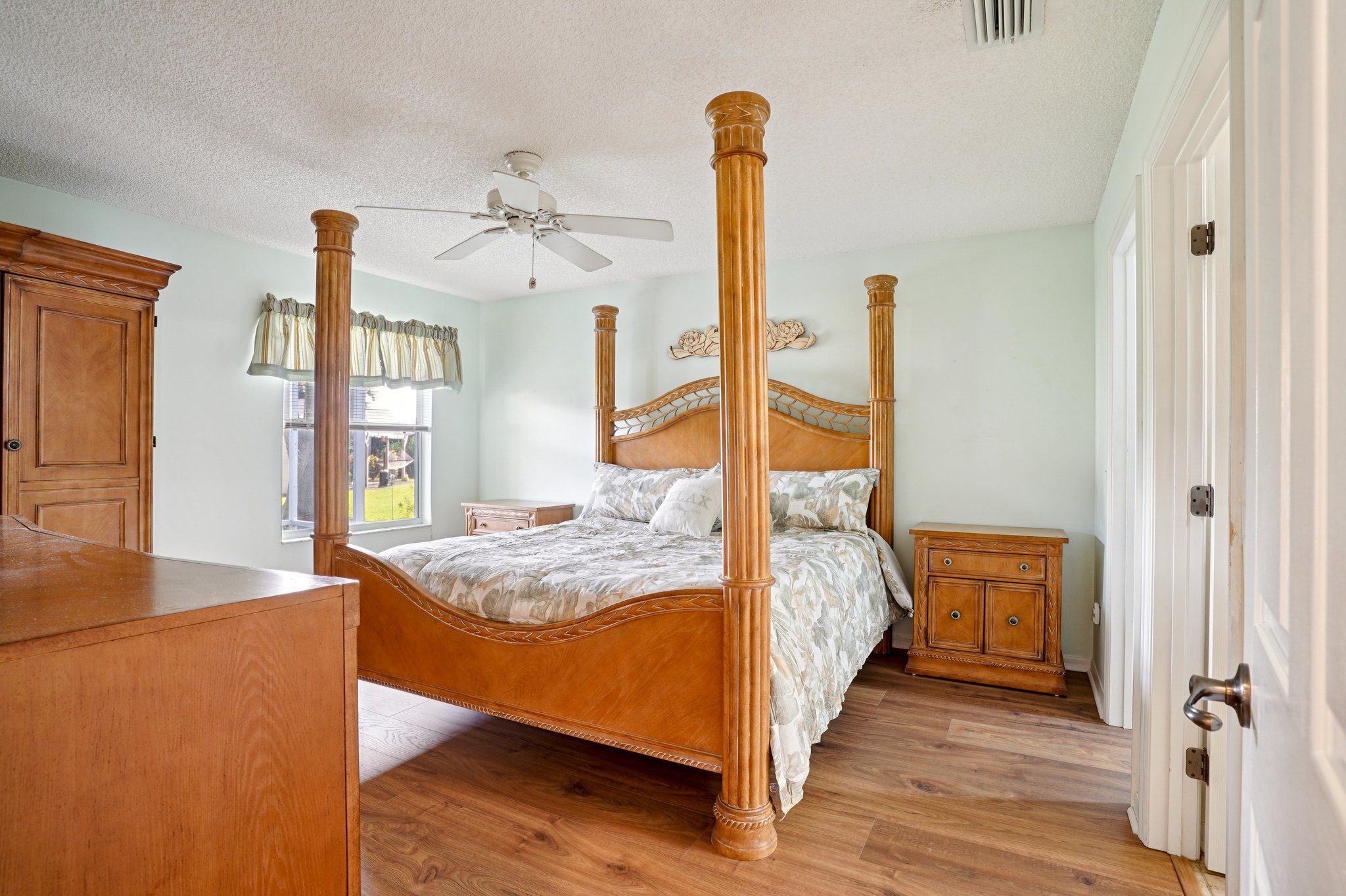 Auburndale Ave-S1812-019.jpg