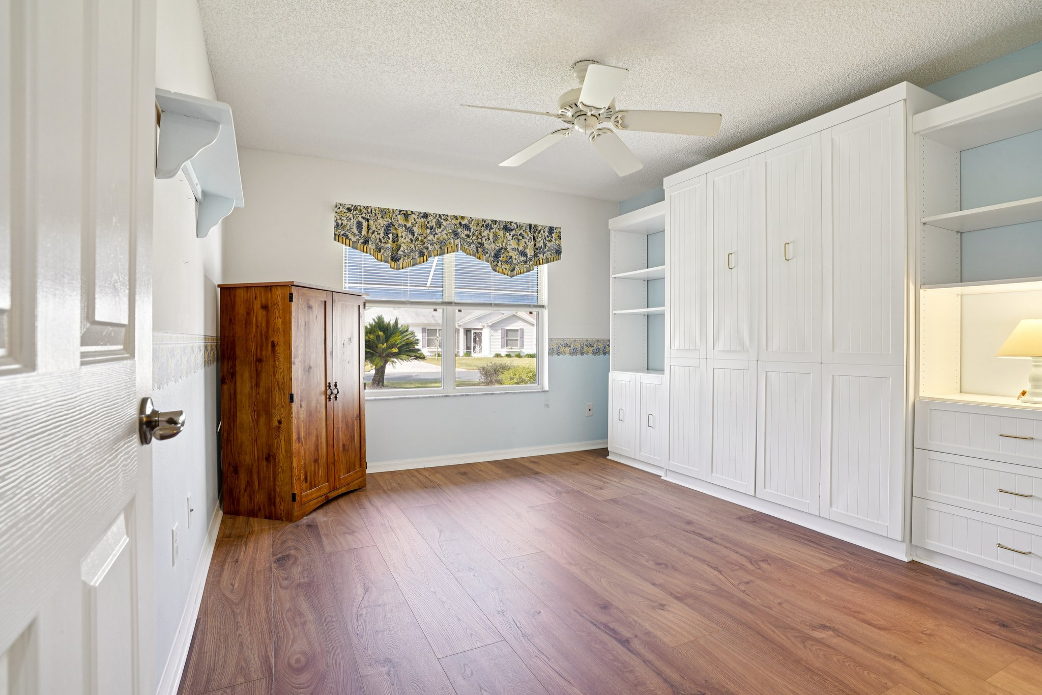 Auburndale Ave-S1812-025.jpg