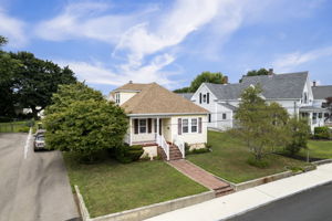 35 Arlington St, Franklin, MA 46