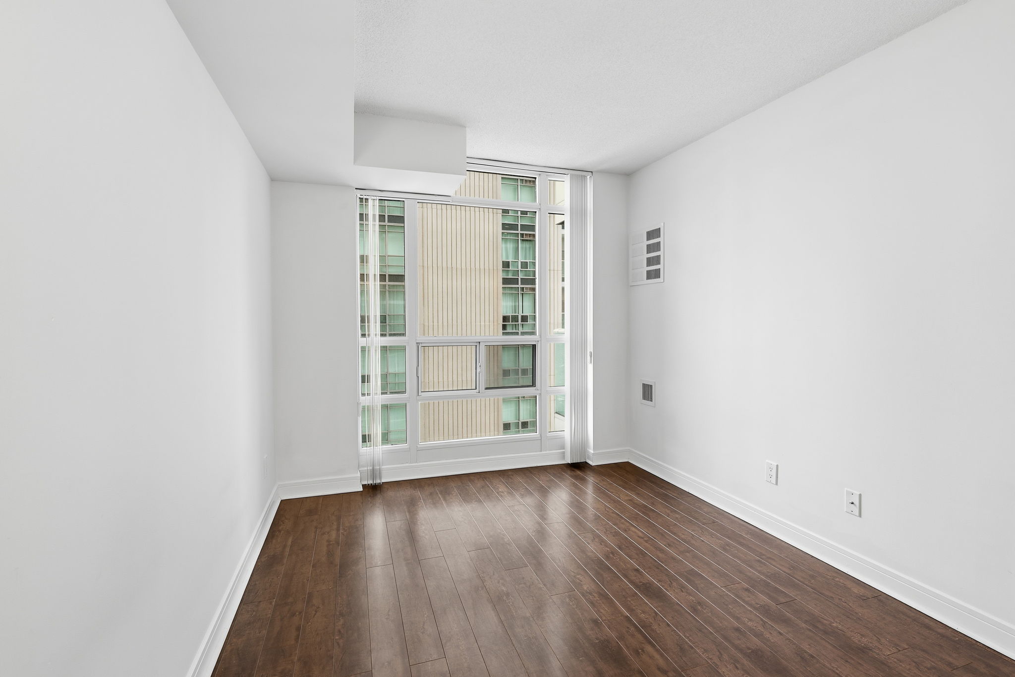 Toronto property showcase — delivered property photograph 6