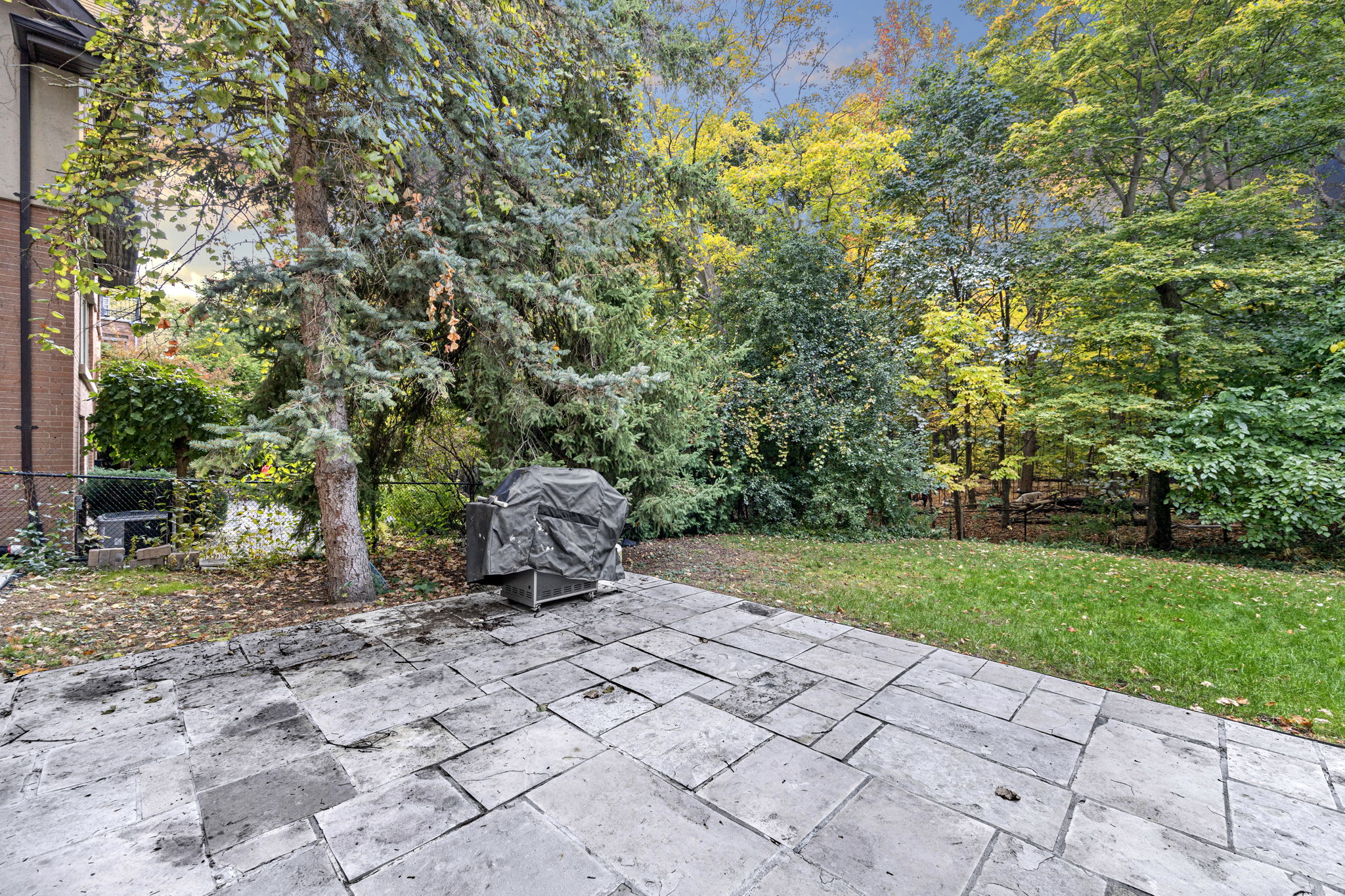 Toronto property showcase — delivered property photograph 9