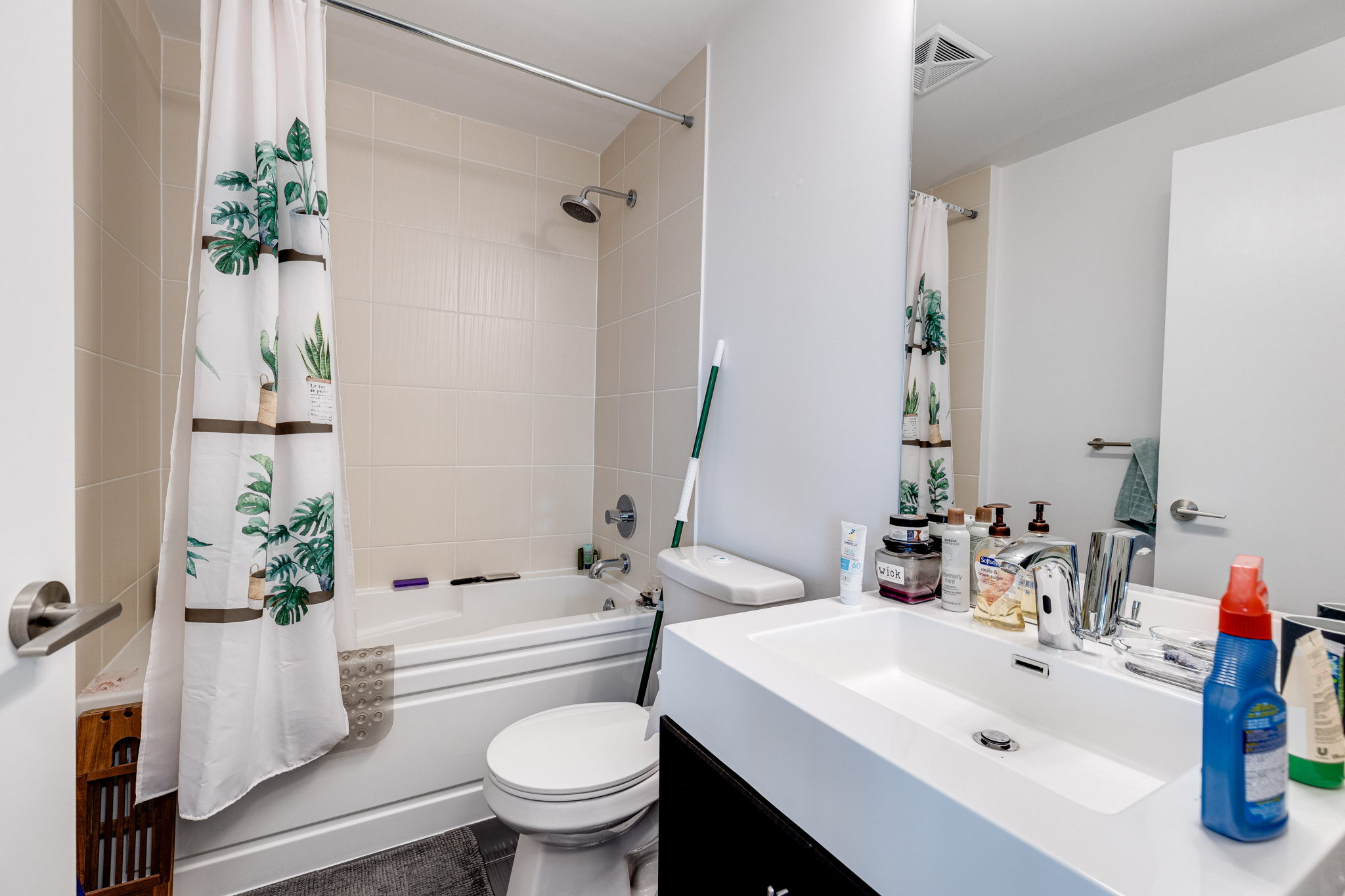 Toronto property showcase — delivered property photograph 17
