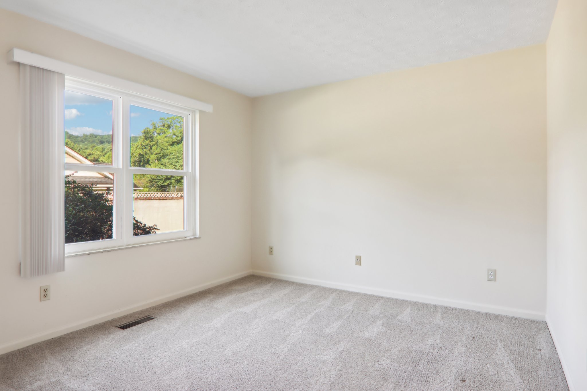 Capri Ln 11 c-021.jpg