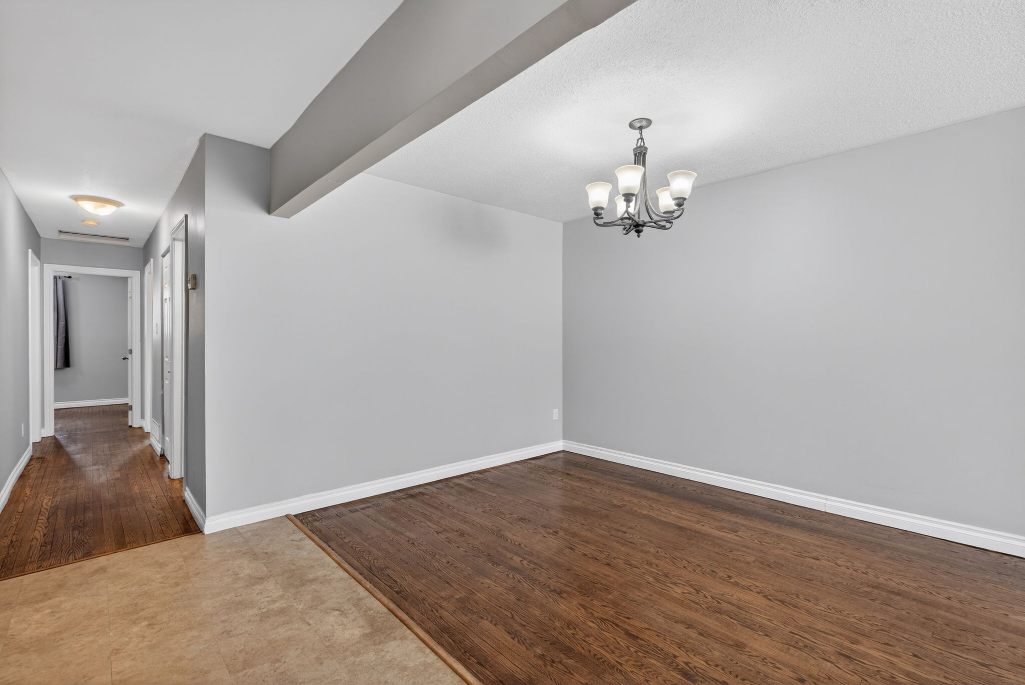 35 Daphne Crescent Barrie, ON L4M 2Y7