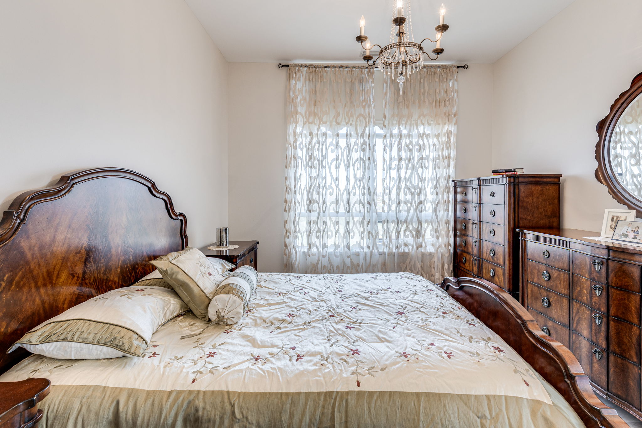 Toronto property showcase — delivered property photograph 21