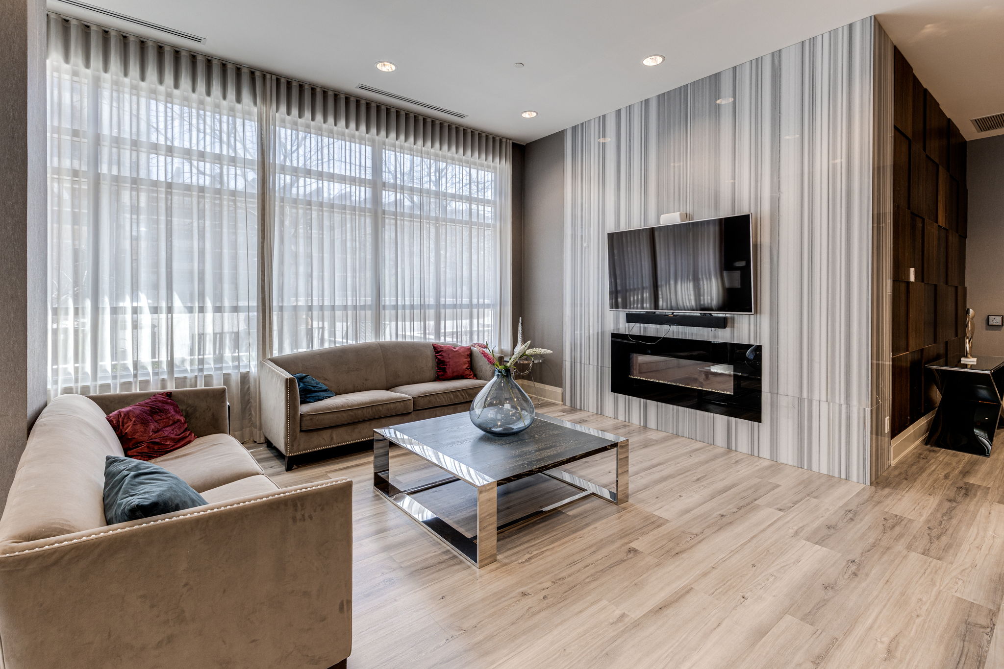 Toronto property showcase — delivered property photograph 40
