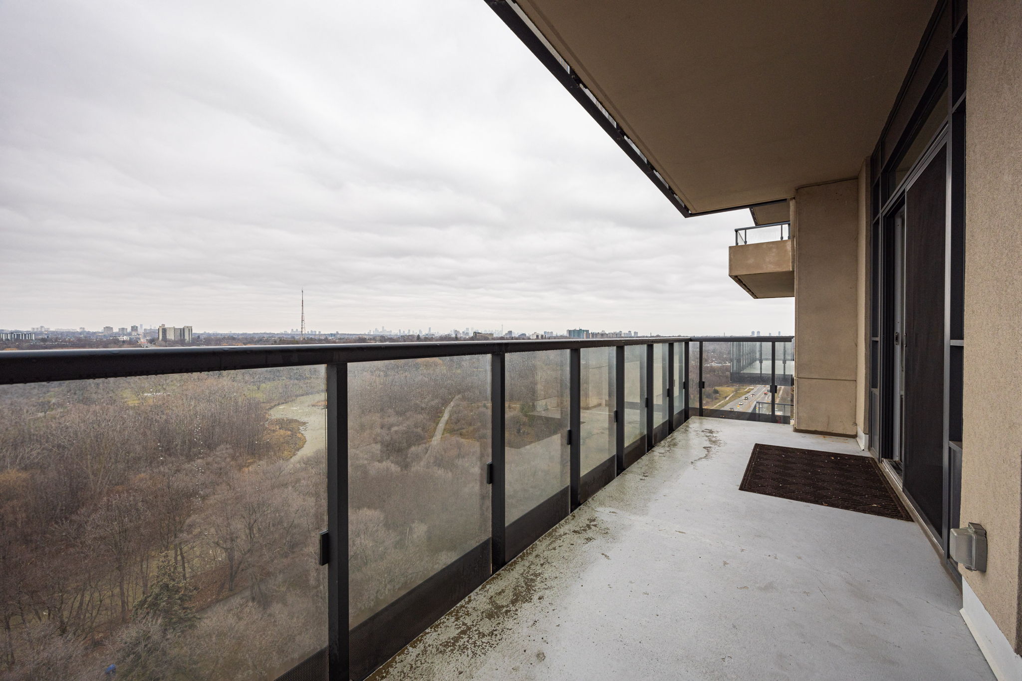 Toronto property showcase — delivered property photograph 24