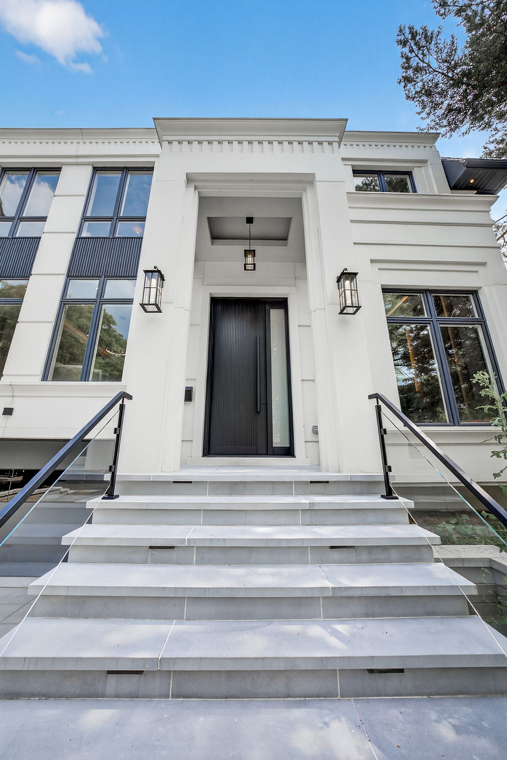 35 Foursome Cres Toronto, ON M2P 1W1