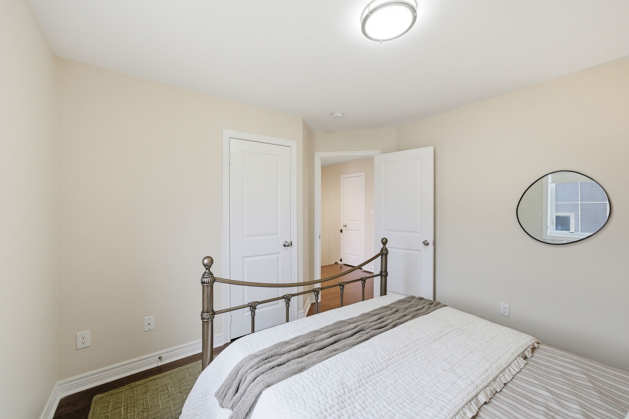 Photo 31