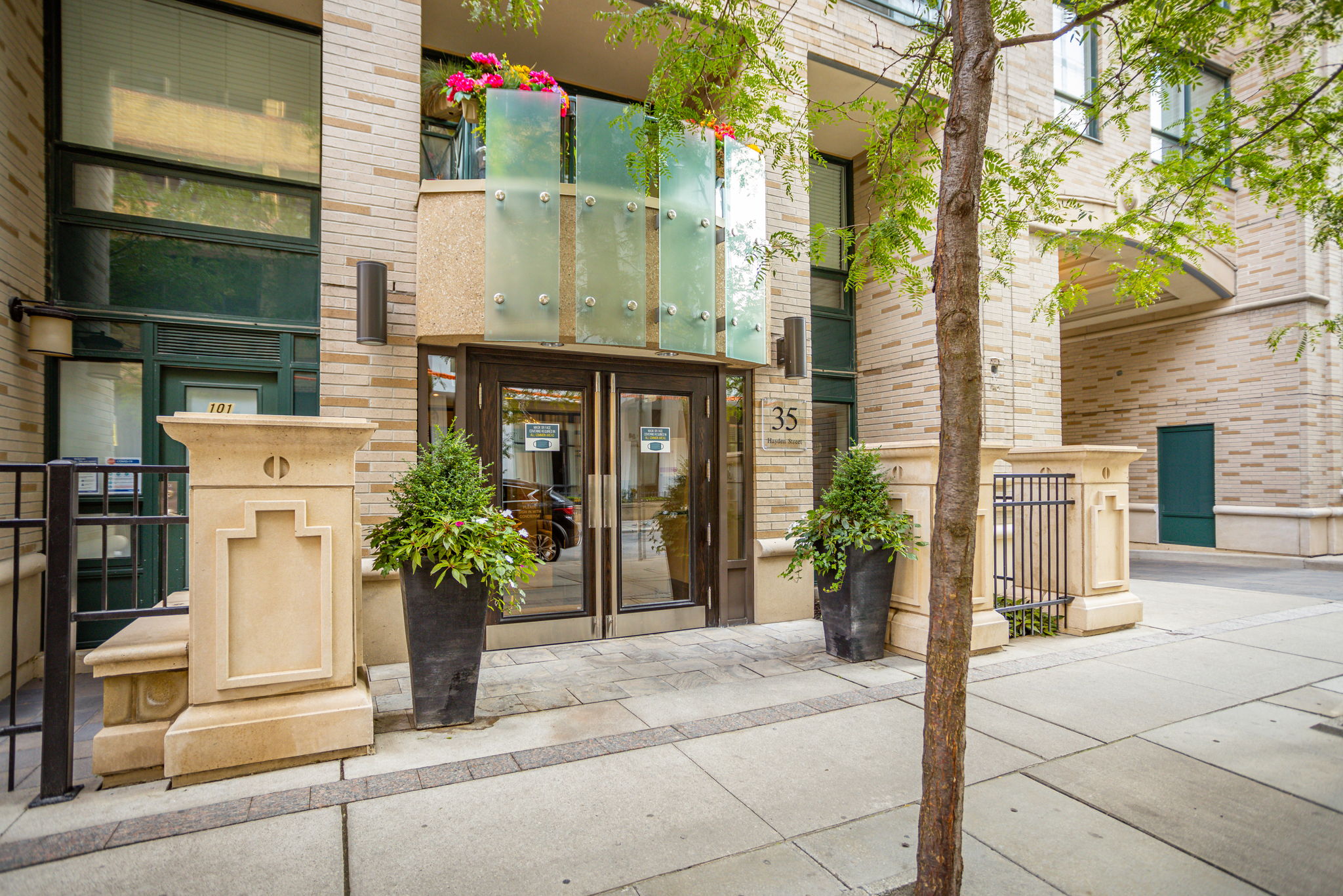 Toronto property showcase — delivered property photograph 3