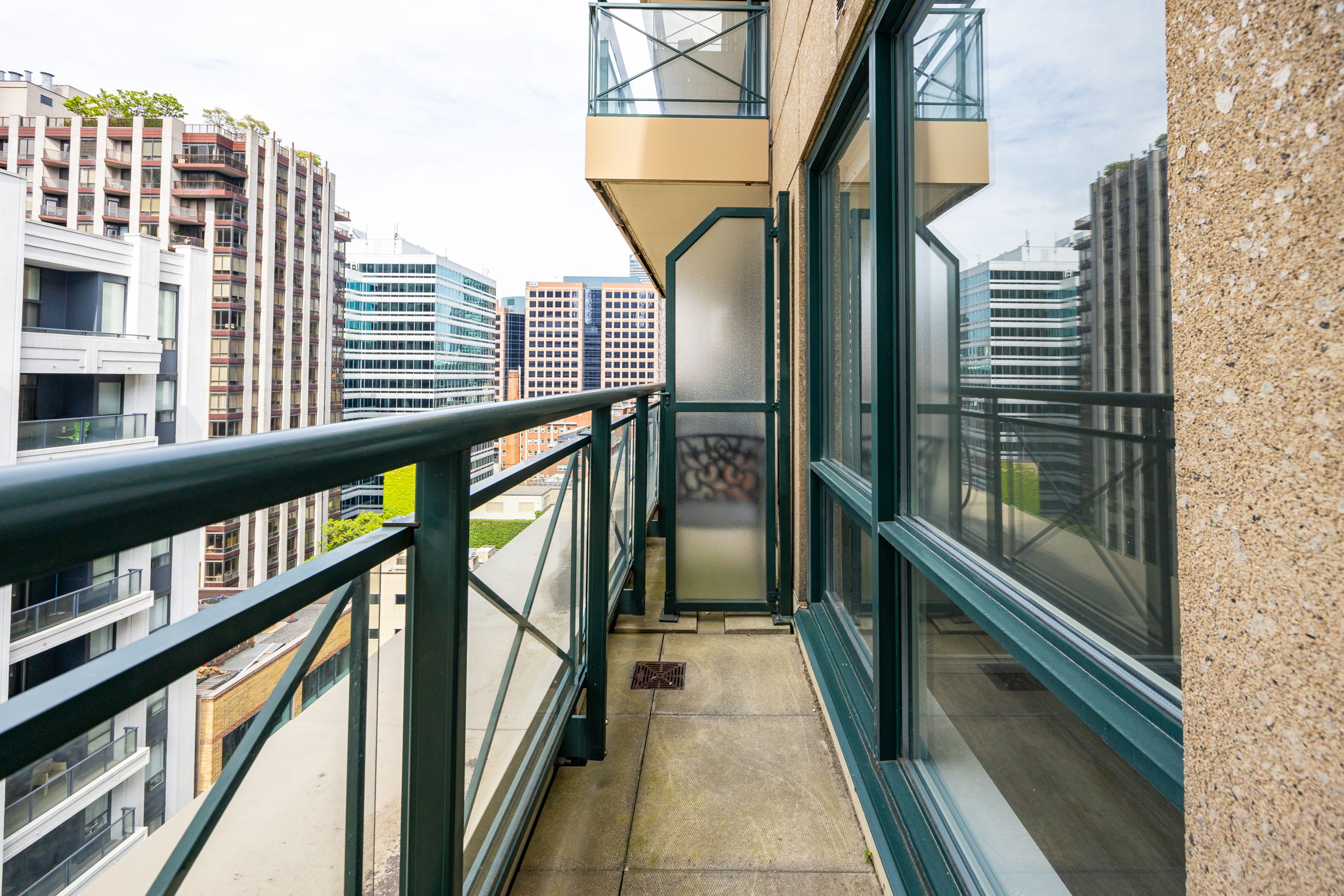 Toronto property showcase — delivered property photograph 22
