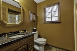  Photo 32