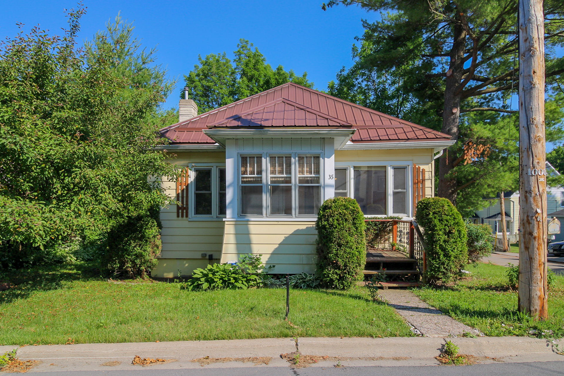 35 Hubbell St, Brockville, ON K6V 4K2 Amo360