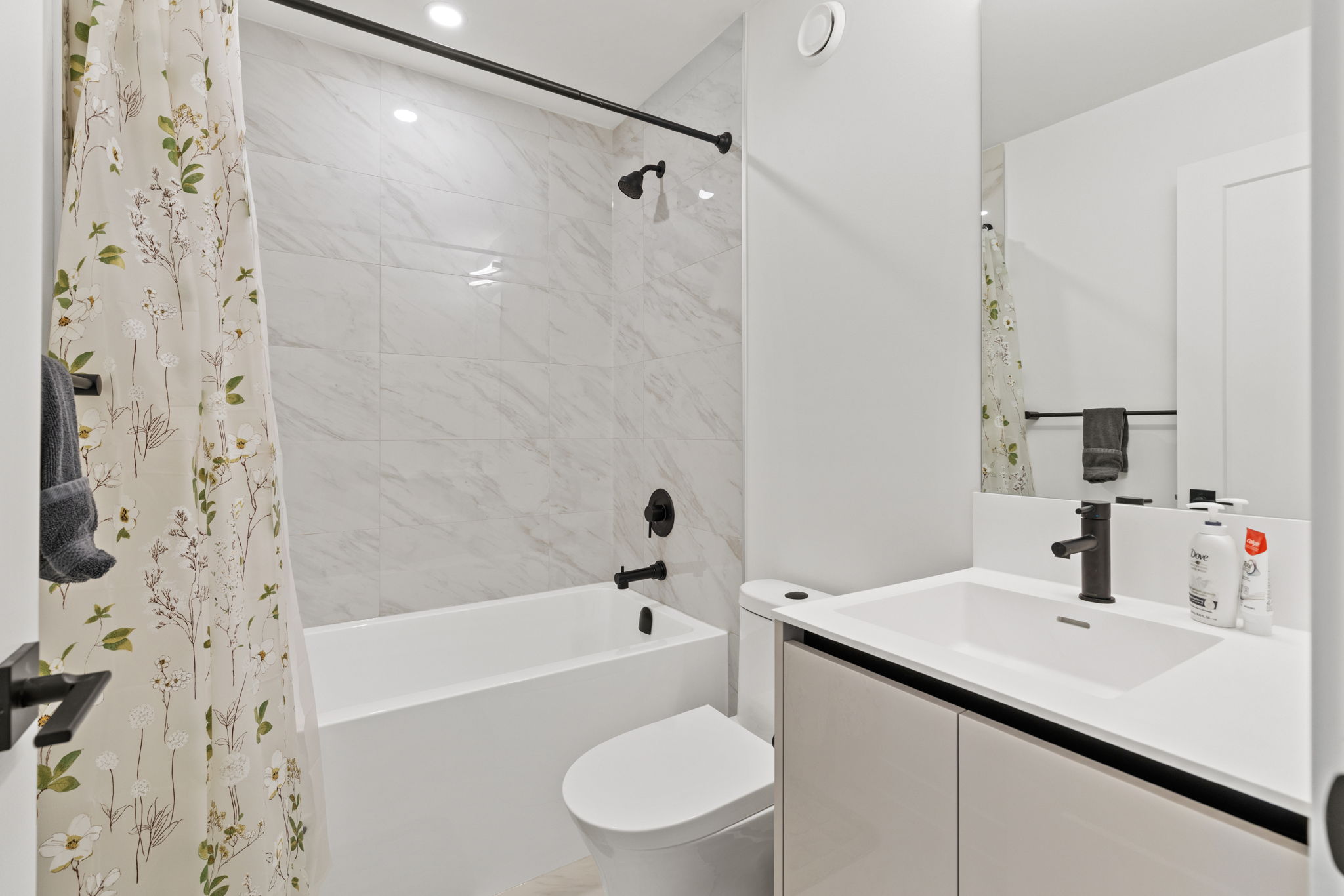 Mississauga property showcase — delivered property photograph 9