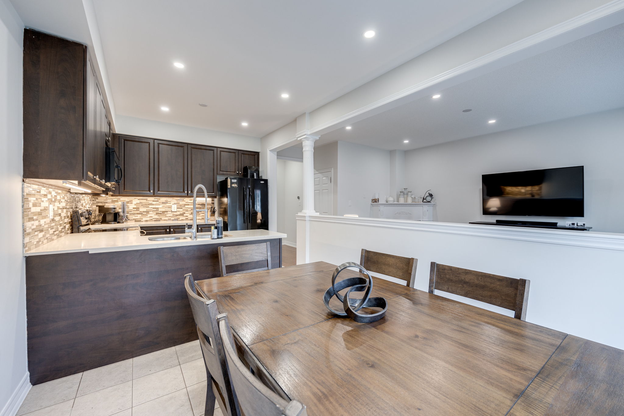 Bradford West Gwillimbury property showcase — delivered property photograph 18