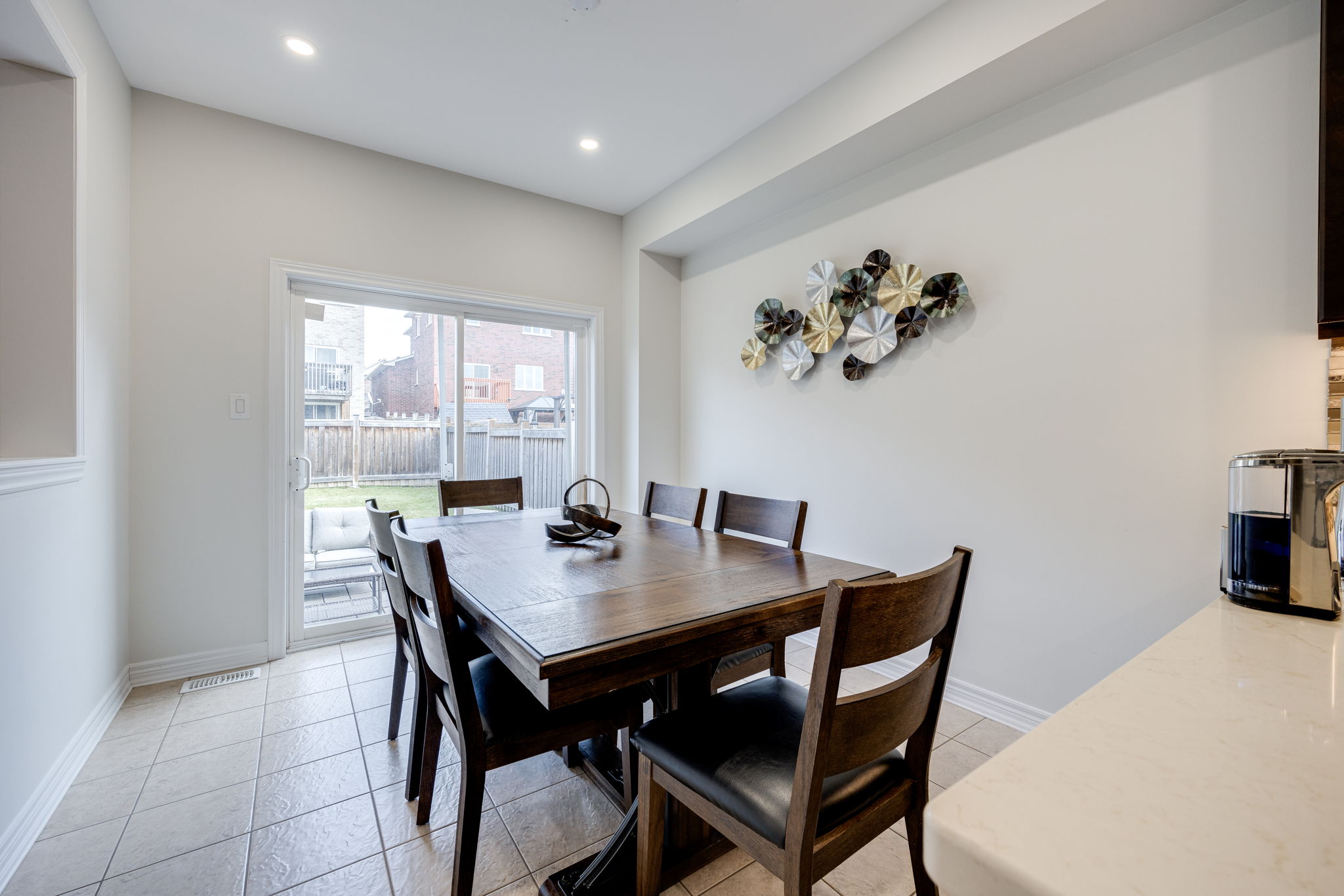 Bradford West Gwillimbury property showcase — delivered property photograph 16