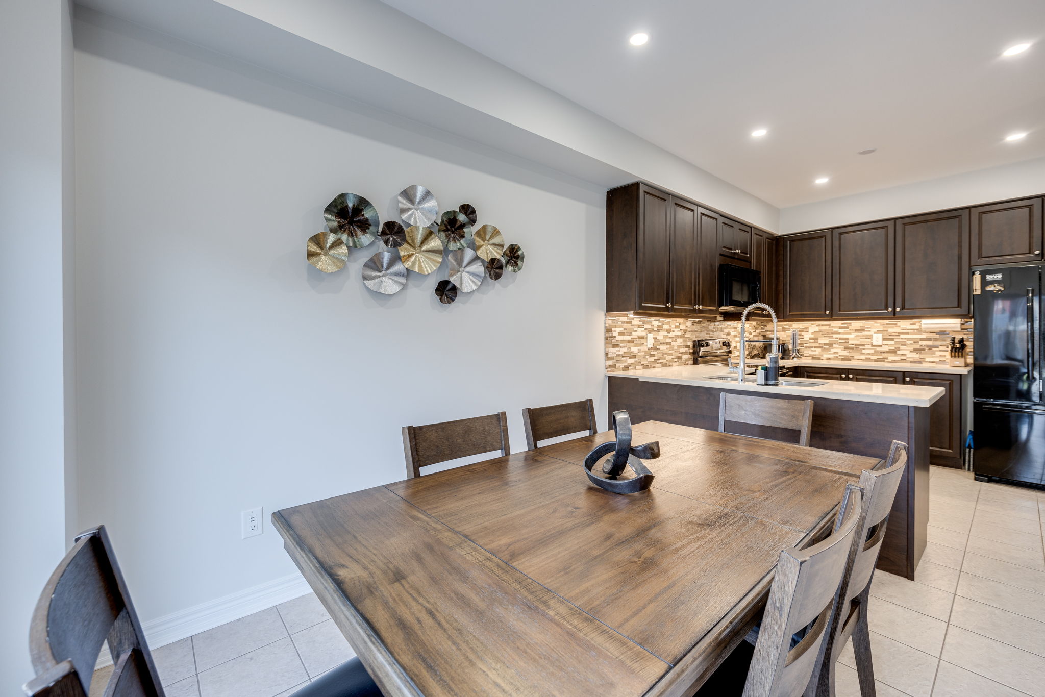 Bradford West Gwillimbury property showcase — delivered property photograph 17