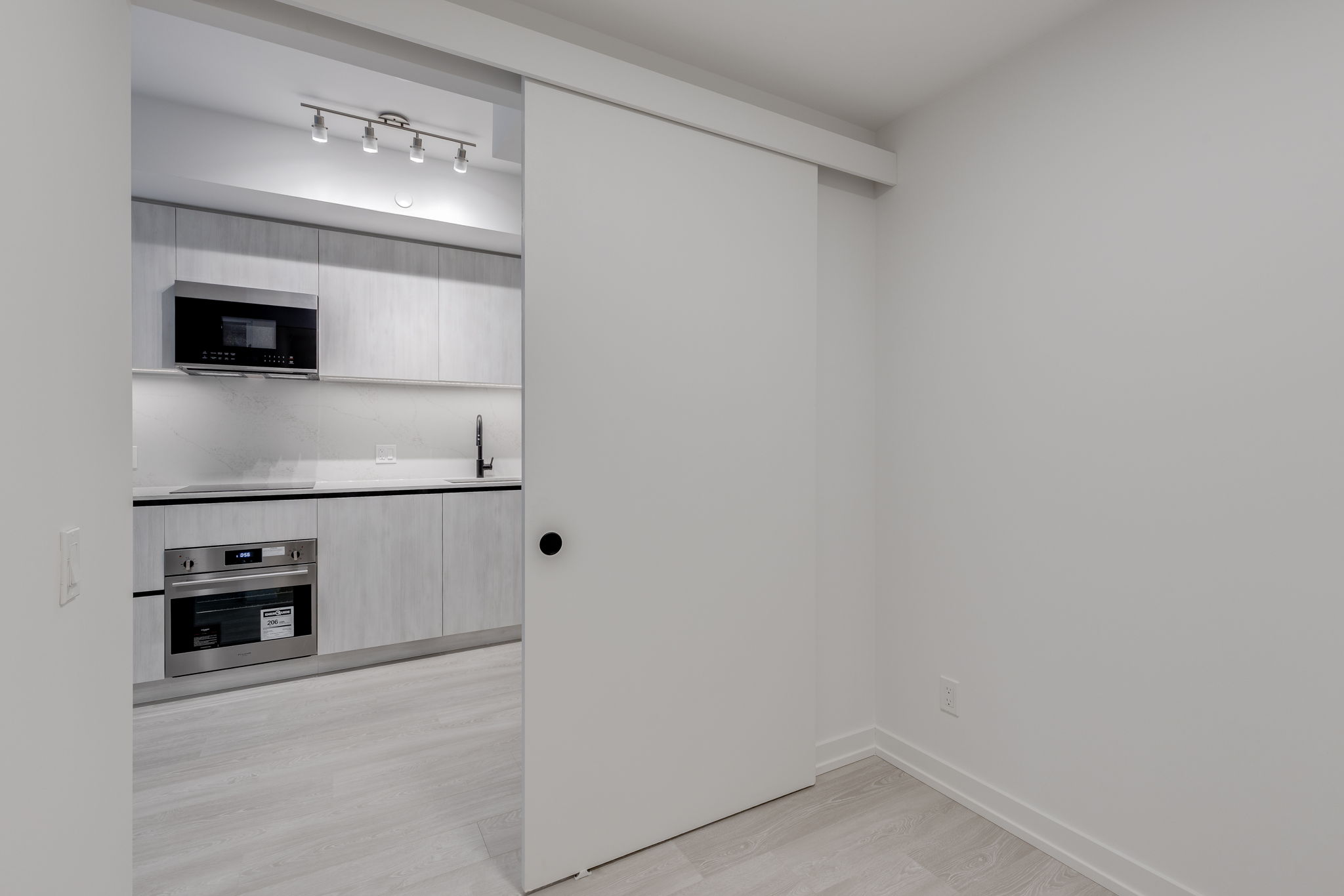 Toronto property showcase — delivered property photograph 17