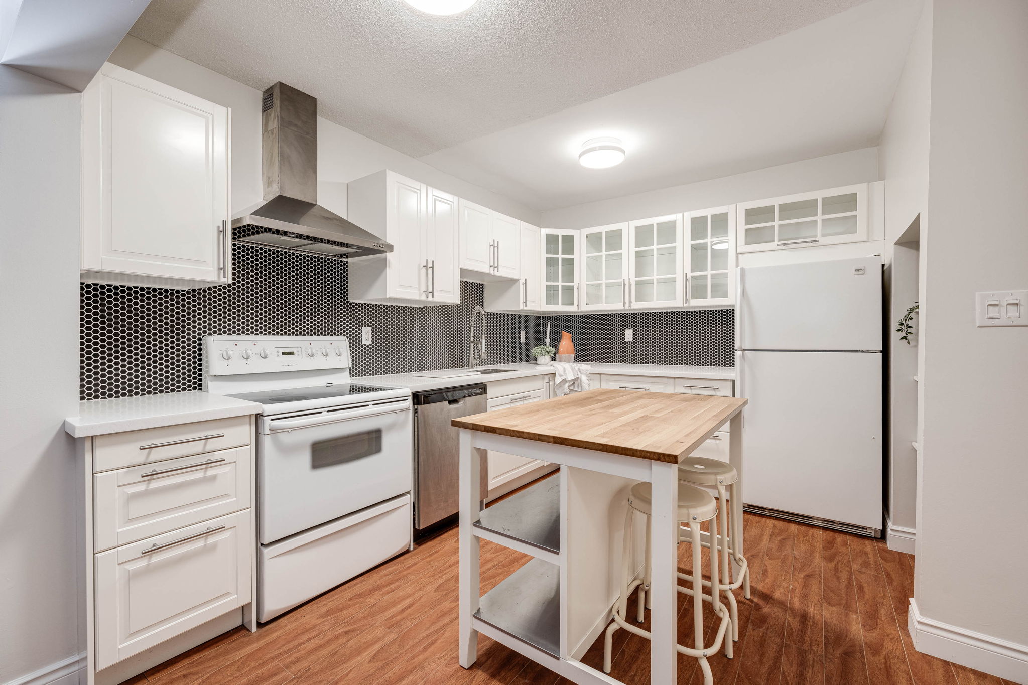 Toronto property showcase — delivered property photograph 9