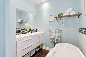  Photo 48