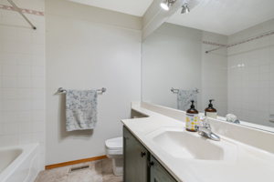35 Somerset Square SW, Calgary, AB T2Y 3C7, Canada Photo 30