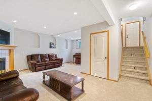 35 Somerset Square SW, Calgary, AB T2Y 3C7, Canada Photo 32