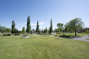 35 Somerset Square SW, Calgary, AB T2Y 3C7, Canada Photo 54