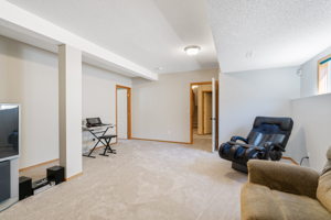 35 Somerset Square SW, Calgary, AB T2Y 3C7, Canada Photo 34