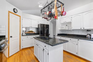 35 Somerset Square SW, Calgary, AB T2Y 3C7, Canada Photo 21