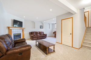 35 Somerset Square SW, Calgary, AB T2Y 3C7, Canada Photo 31