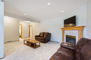 35 Somerset Square SW, Calgary, AB T2Y 3C7, Canada Photo 36