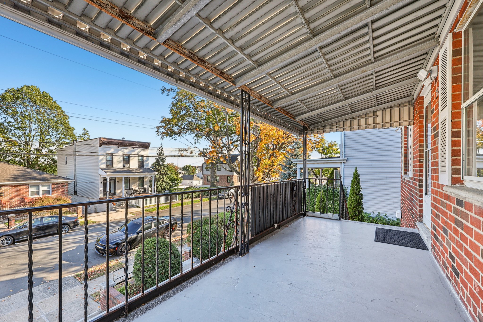 Sterling Ave-S2210-005.jpg